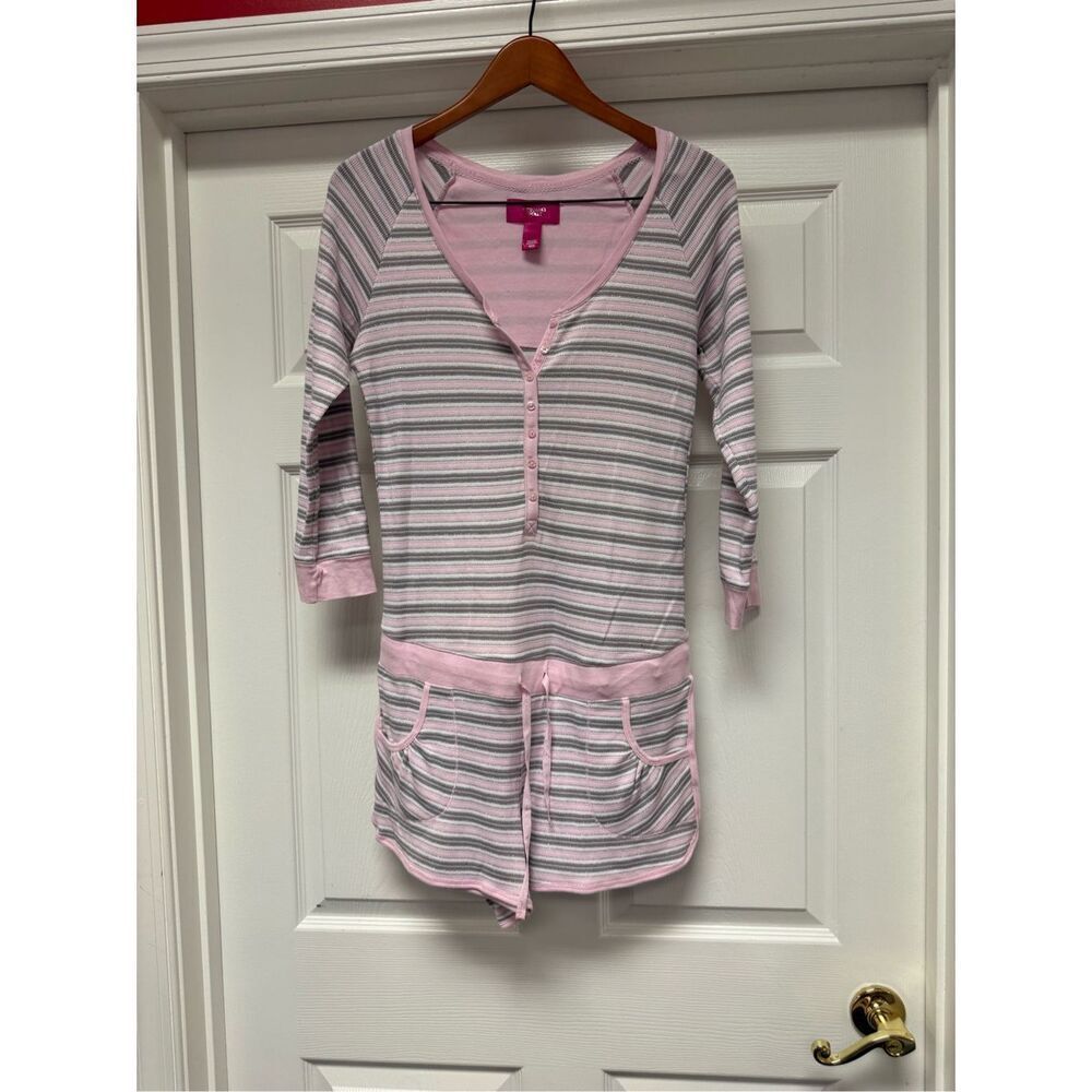 Victoria’s Secret Y2K Pink White & Silver Waffle Knit Short Romper sz M NWOT - Picture 1 of 9